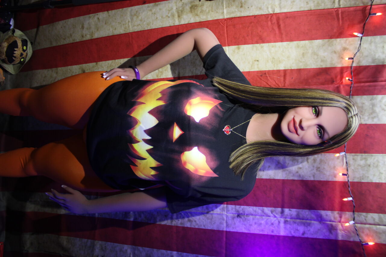 My Companion Dolls. Happy Halloween from Claudia page 2 full