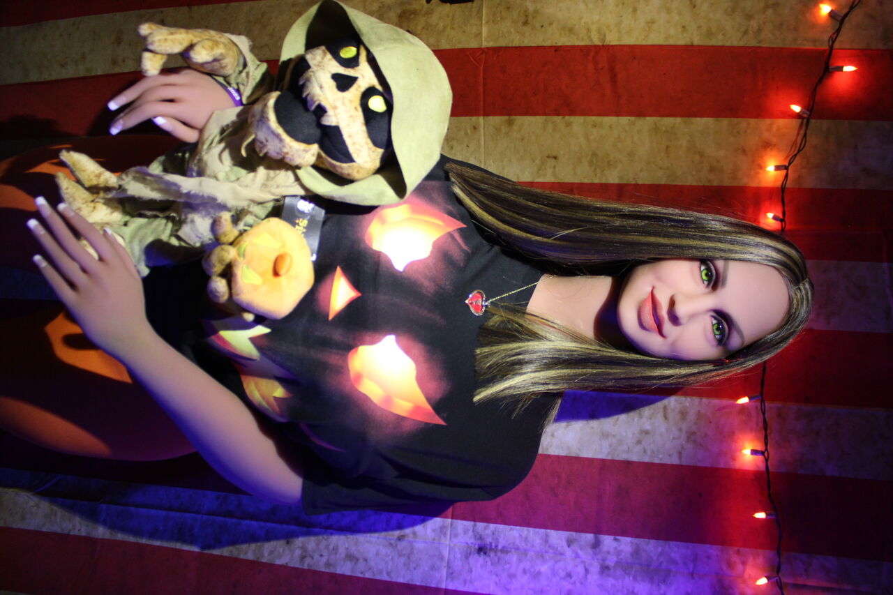 My Companion Dolls. Happy Halloween from Claudia page 4 full