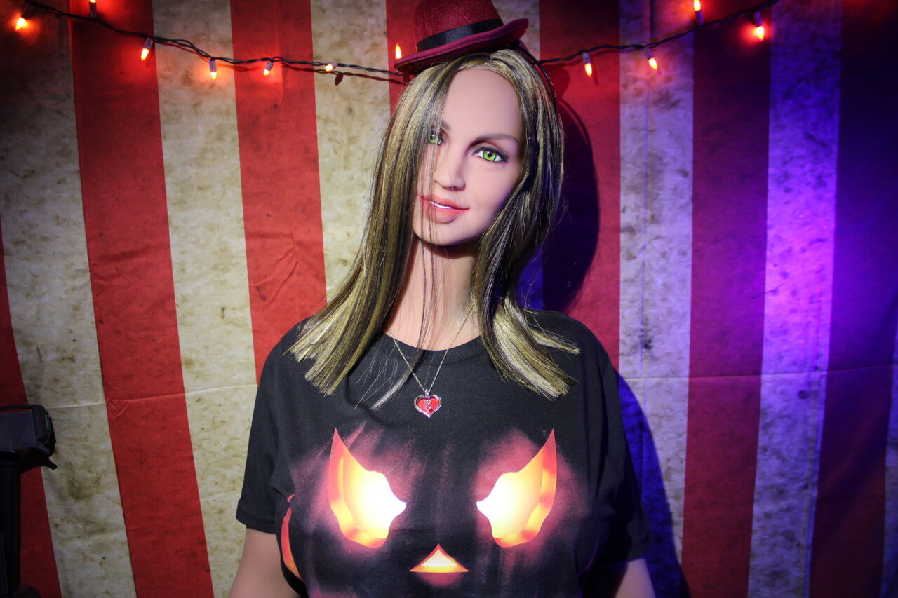 My Companion Dolls. Happy Halloween from Claudia page 7 full